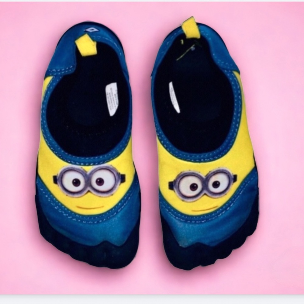 Universal Studios Minios water shoes